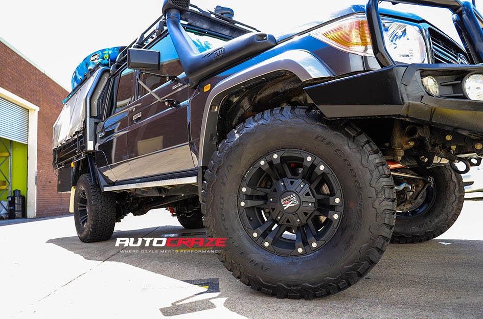 TOYOTA LANDCRUSIER MONSTER XD MATTE BLACK